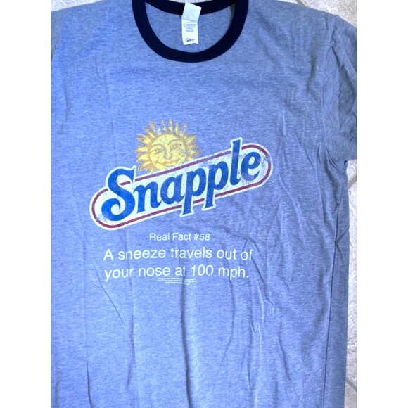 Rare Vintage 90s Snapple T-Shirt "Real Fact" Sneeze Size Medium Contrast Collar - Picture 5 of 6